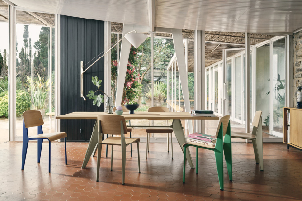 EM Table / EMターブル