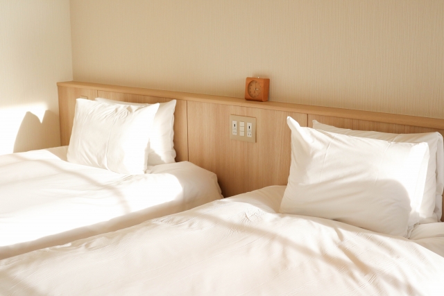 枕の寿命は何年？素材別の耐用年数と絶対に見逃せない買い替えサイン！